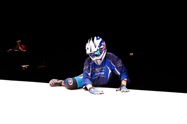 MOTO-CROSS